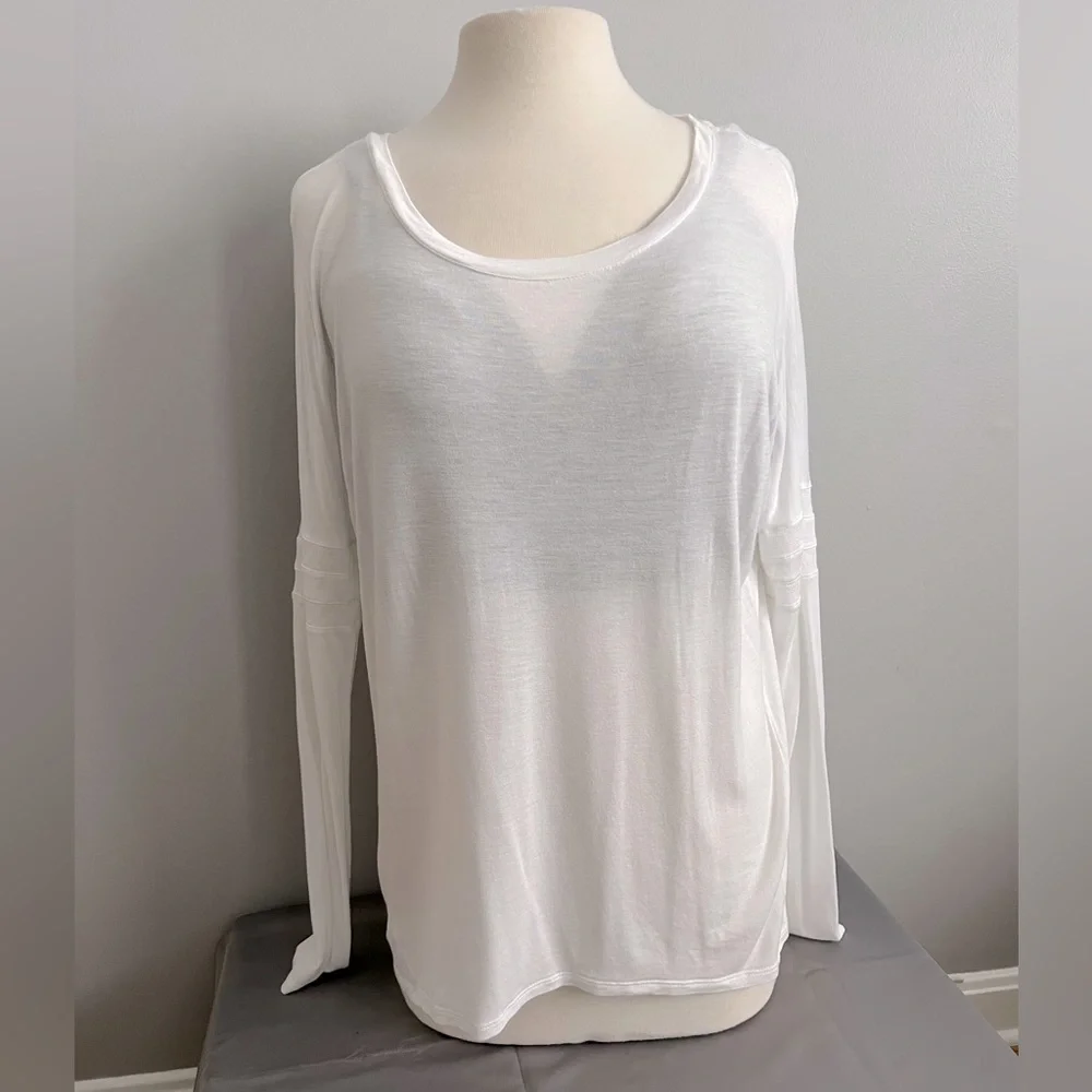 🫶🏼🤘🏼✌🏼 Donated 2 Womens Charity Vince Long Sleeve Crewneck White T-Shirt Top M - Picture 7 of 16